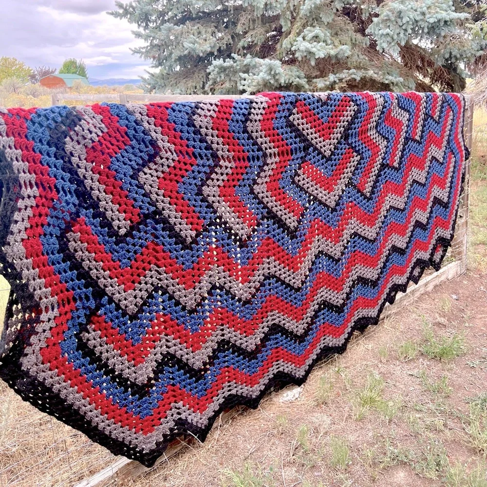 Vintage Handmade Crochet STUNNING Afghan Cozy Blanket